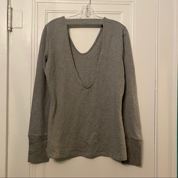 SATVA Gray Cutout Back Long Sleeve Yoga Top Size Large - Picture 8 of 9